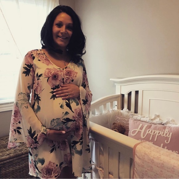 ⭐️HOST PICK⭐️S PINK BLUSH Floral maternity dress with bell sleeves in size SMALL - Picture 1 of 9